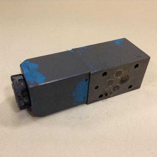 Used VICKERS Valves DG4V-3-2AL-M-U-HL7-60 #85953