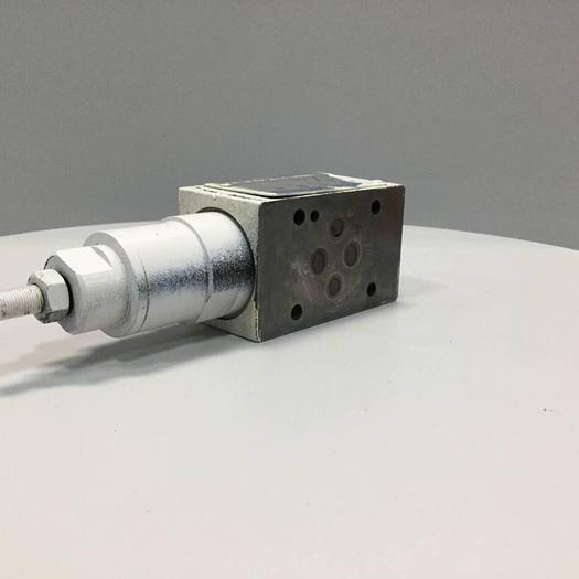 Used VICKERS Tokimec Valve DGMRI3PPBWB40J #94153