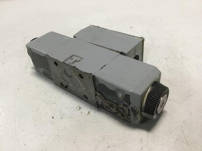 Used VICKERS Valve DG4V32CMFWB660EN21 #138726