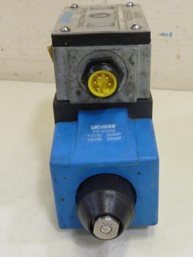 Used VICKERS Directional Valve PA5DG4S4LW012AB60 #60565