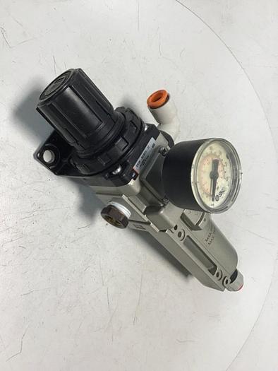 Used SMC Regulator AW30-N03BCG-2Z #120166