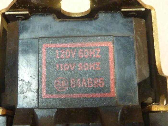 Used ALLEN BRADLEY AC Relay 700-N800A1 SER C #35940