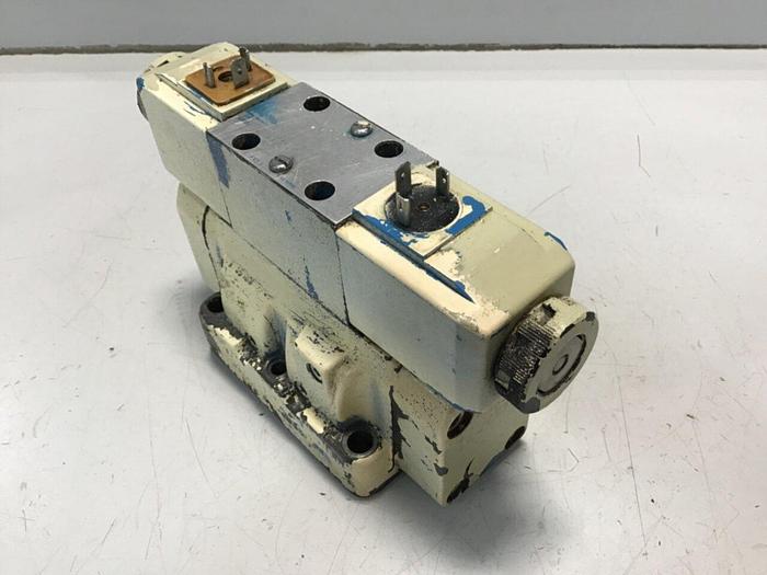 Used VICKERS Valve DG5S40431CETMUHL7B1370 #126880