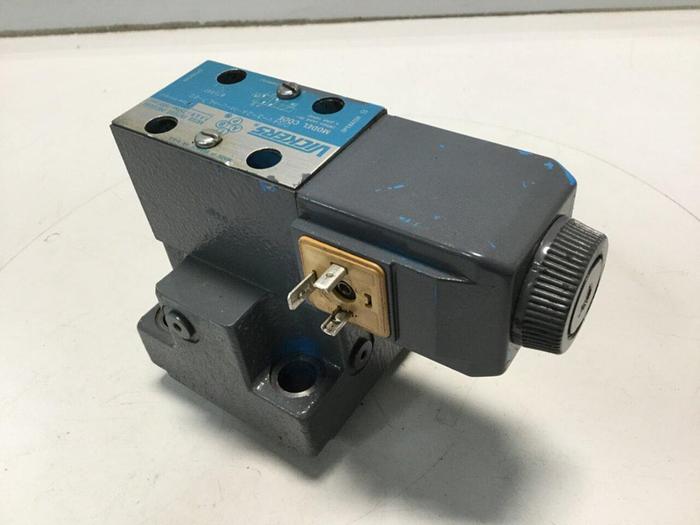 Used VICKERS Solenoid Valve DG4V32AMUHL760 Used