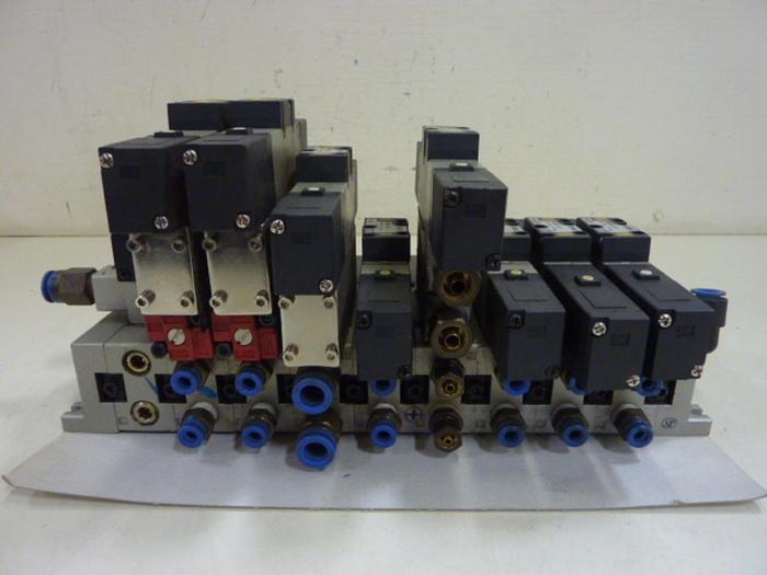 Used SMC Control Block w/ Valves VFS2100-5FZ #60114