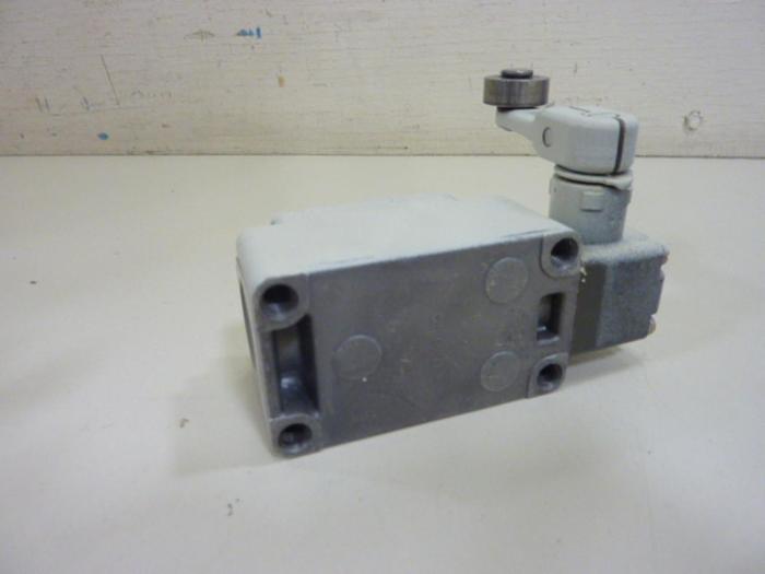 Used OMRON Limit Switch WLCA2 #65241