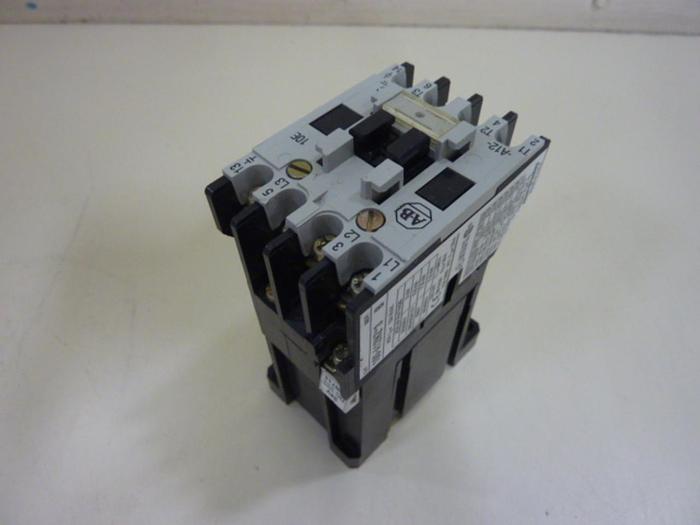 Used ALLEN BRADLEY Contactor 100-A12NZ.3 SER B #63570