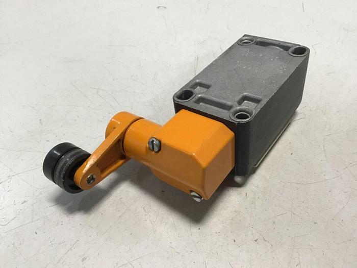 Used SIEMENS Limit Switch3 3SE3 120-1GW-Z #121182