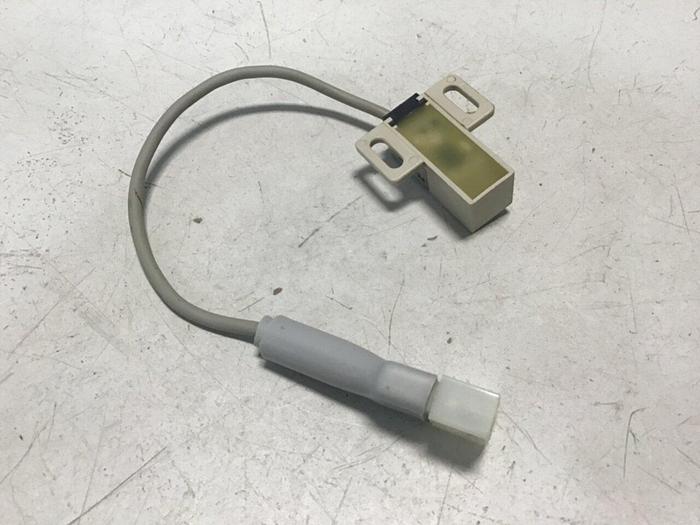 Used FUJI ELECTRIC Proximity Switch PE-B4D3 #128409