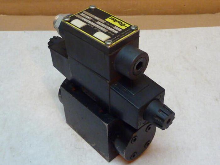Used PARKER Pilot Valve D31VW1C456VY20 #33857