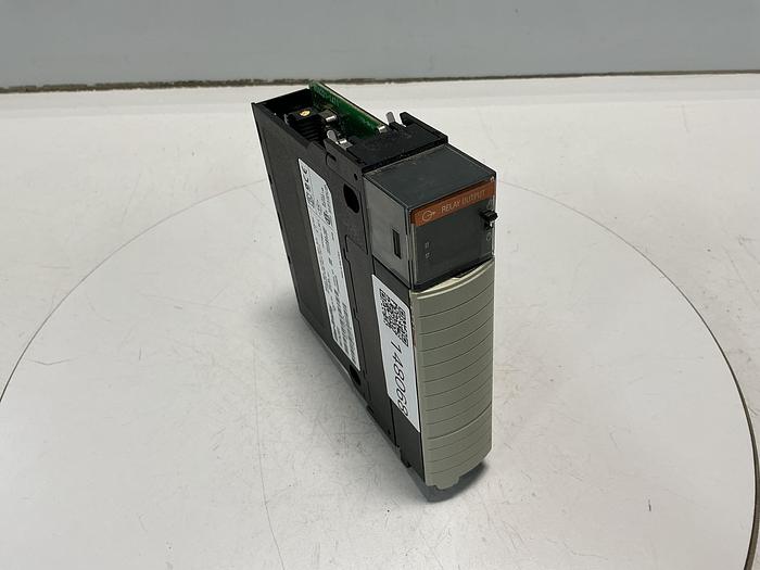 Used ALLEN BRADLEY 1756-OW15I SERIES A