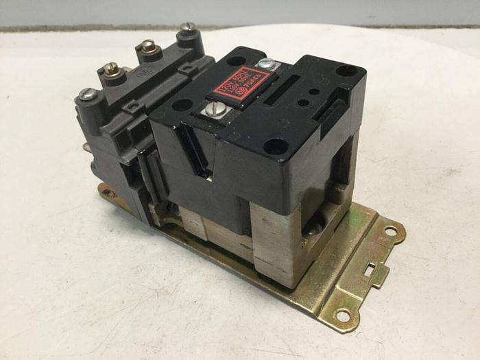 Used ALLEN BRADLEY Contactor 702-AOD92 SER K #104588