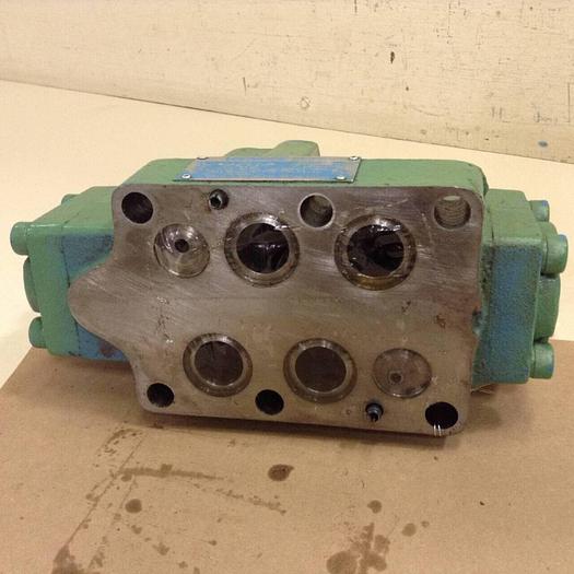 Used VICKERS Valve DG5S86CETMFWB640 #78602
