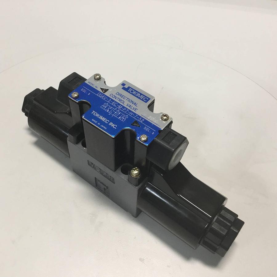 Used TOKIMEC Directional Control Valve DG4V-3-6C-M-P7-H-7-52 USED