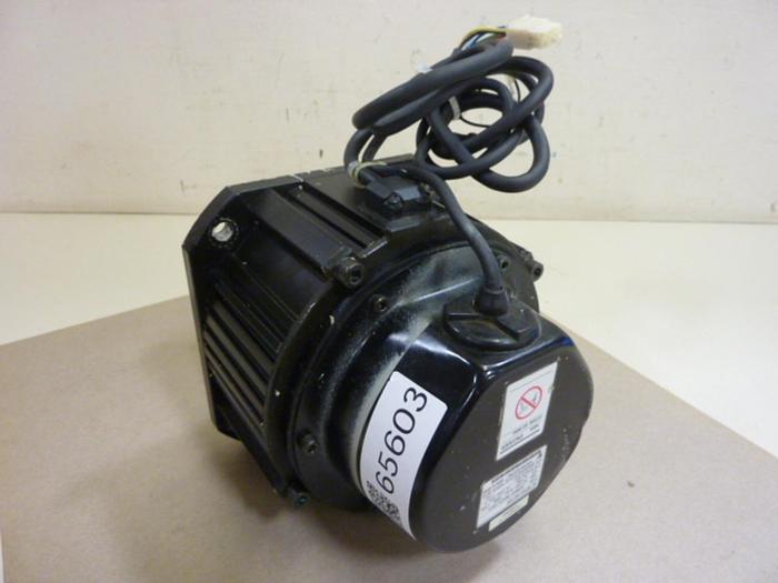 Used YASKAWA AC Servo Motor SGMDH-06A2A-YR13 Used
