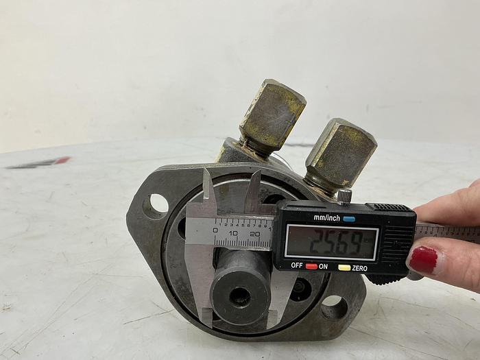 Used CHAR LYNN 101 1032 007