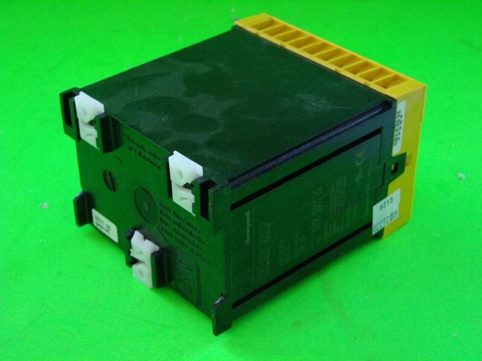 Used HONEYWELL Safety Relay FF-SRE30812 Used