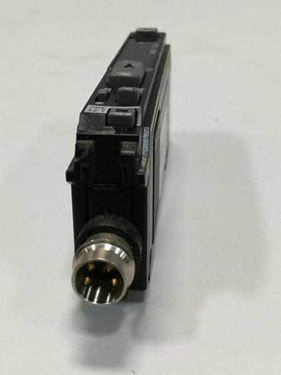 Used KEYENCE CORP Fiber Optic Sensor FS-N11CP #104257