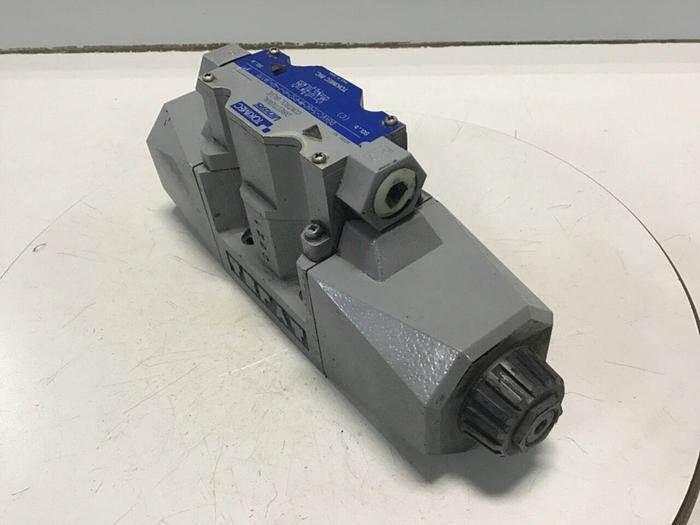 Used VICKERS Valve DG4VC-5-6C-M-PS2-H-7-40-JA170 #142950