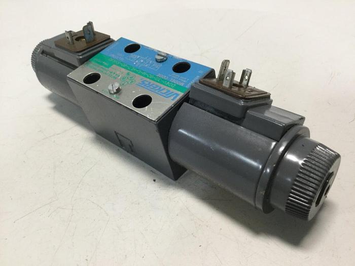 Used VICKERS Solenoid Valve DG4V-3S-6C-M-U-HL7-60-EN490 Used