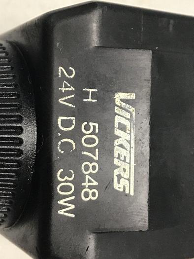 Used VICKERS Directional Valve DG4V-3S-22AL-M-U-H5-60 #132028