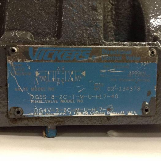 Used VICKERS Valve DG4V-3-6C-M-U-HL7-60 Used