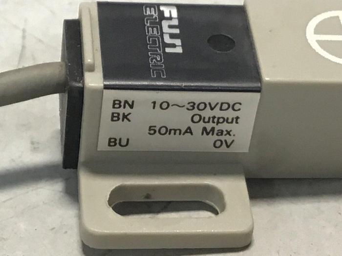 Used FUJI ELECTRIC Proximity Switch PE-B4D3 #128440