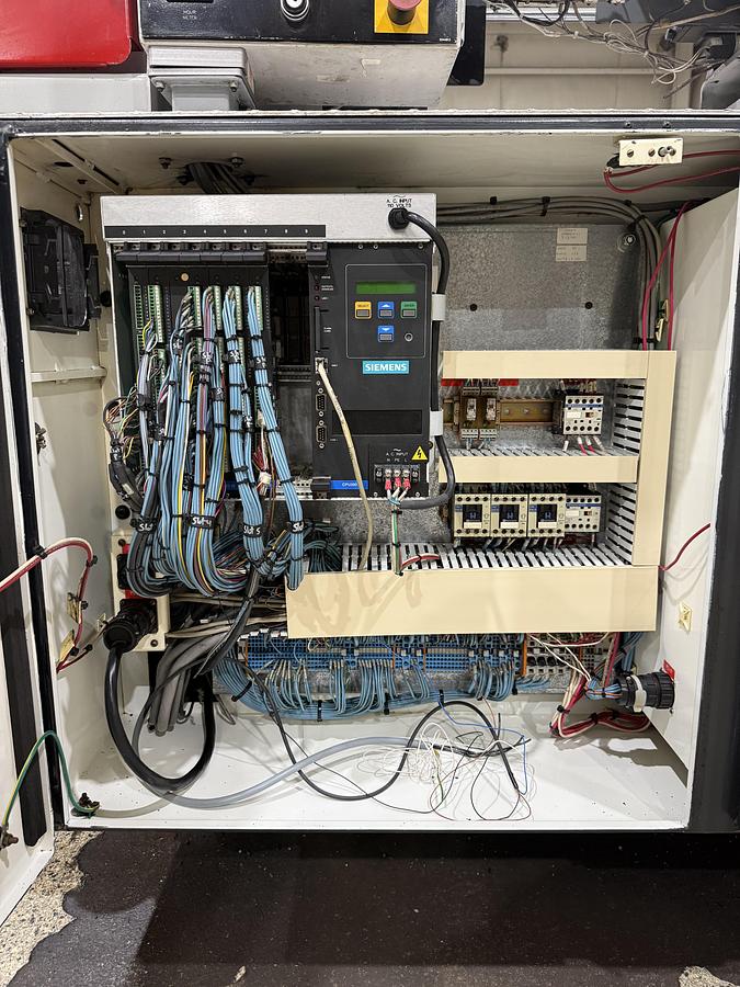 Used 2001 FERROMATIK MILACRON 225 Ton Injection Molding Machine MT225-10.6 USED #151881