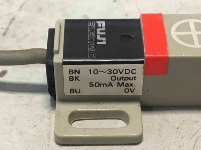 Used FUJI ELECTRIC Proximity Switch PE-B4D3 #128370