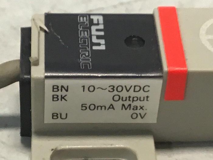 Used FUJI ELECTRIC Proximity Switch PE-B4D3 #128349