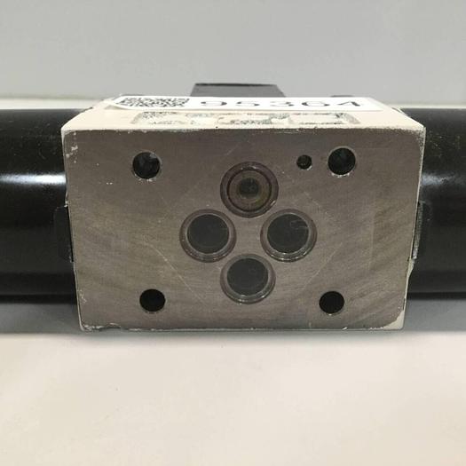 Used TOKIMEC Directional Control Valve DG4VS-3-0C-M-P7-H-7-P12-52 #95364