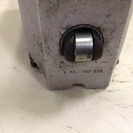 Used BOSCH Directional Control Valve 0 810 001 879 Used