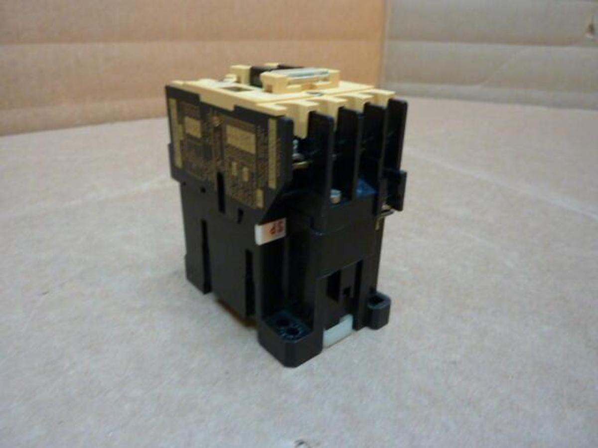 Used ALLEN BRADLEY Contactor 100-A09ND3 SER B Used