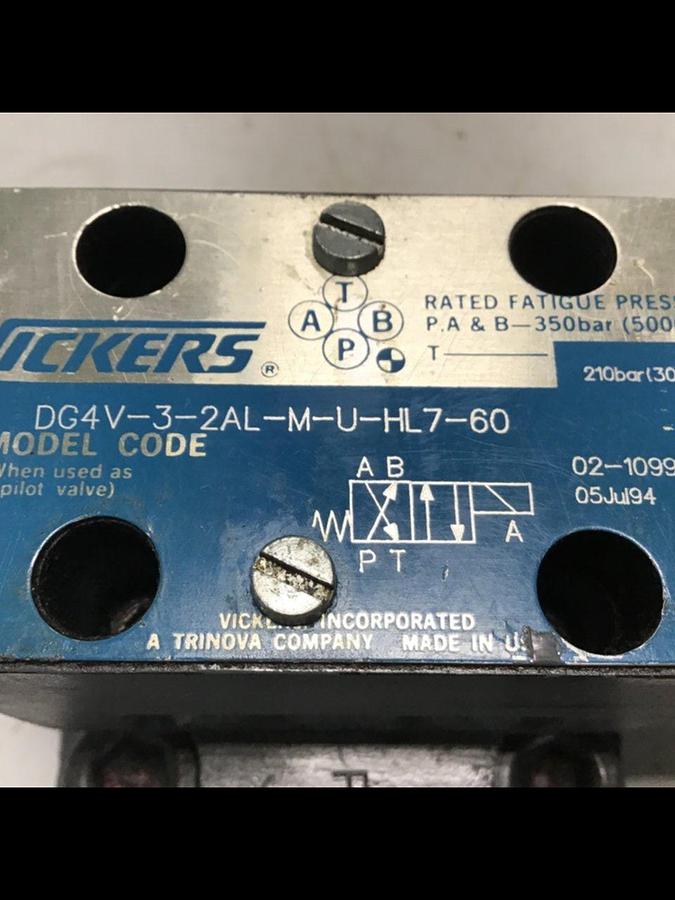 Used VICKERS Valves DG4V-3-2AL-M-U-HL7-60 Used