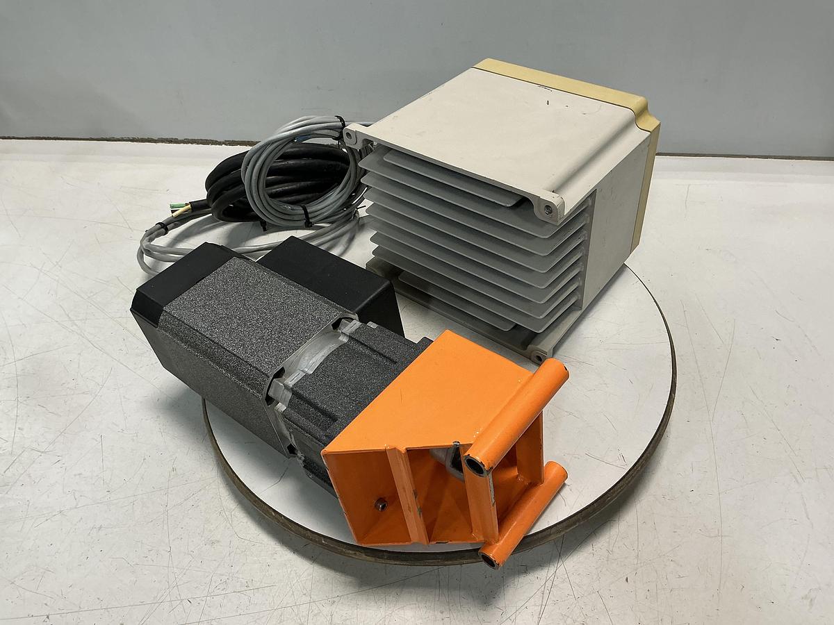 Used YASKAWA CIMR-V7CU20P2