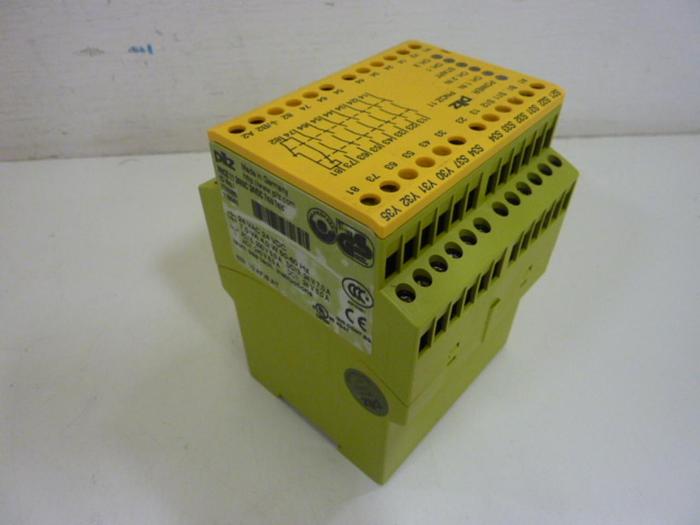 Used PILZ Relay PNOZ1124VAC24VDC7N/O1N/C #58667