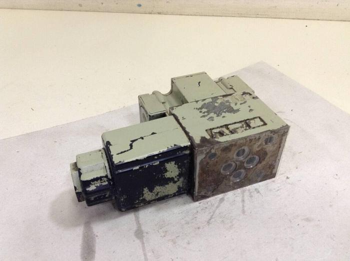 Used YUKEN Directional Valve DSG-01-2B2-A100-4025 #68228
