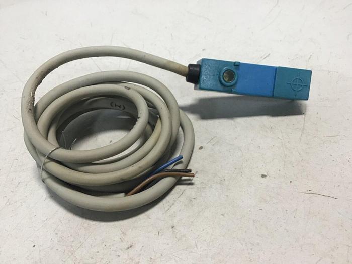 Used YAMATAKE Proximity Switch FL2-4A6S #128199