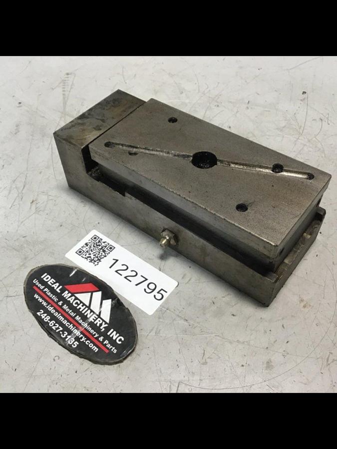 Used METAL FABRICATOR Wedge Leveling Mount OA861101 USED #122795