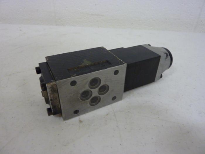Used REXROTH Valve 4WE6D52AG24NZ5L #52164