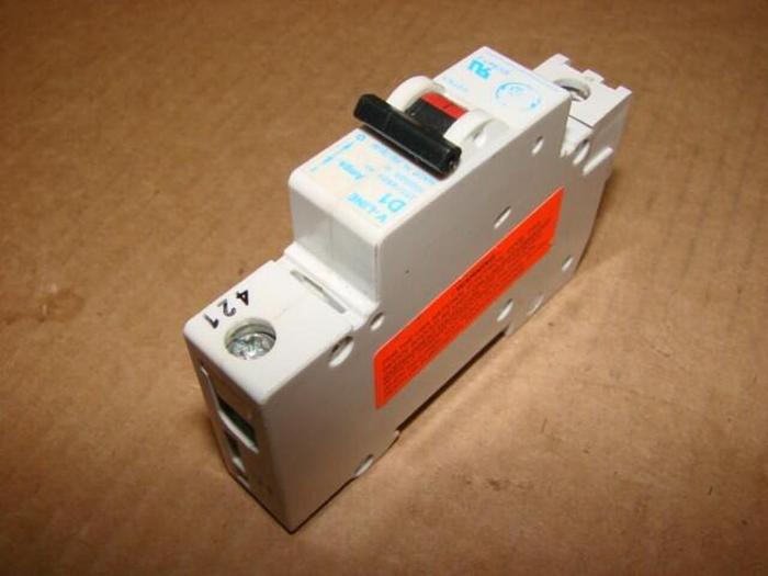 Used GENERAL ELECTRIC / GE 1 Amp Circuit Breaker V37101 #21276