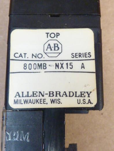 Used ALLEN BRADLEY Selector Switch 800MB-NX15 #38168