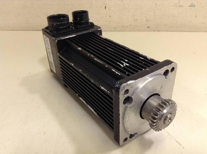 Used ALLEN BRADLEY AC Servo Motor 1326AS-B330H-21 Used