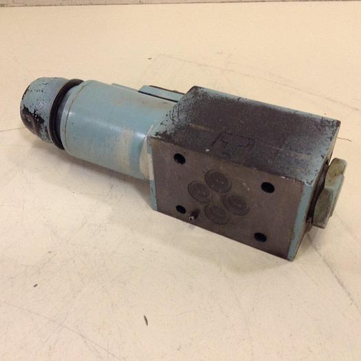 Used VICKERS Directional Valve DG4V-3S-2AL-M-U-HL7-60-EN490 #80178