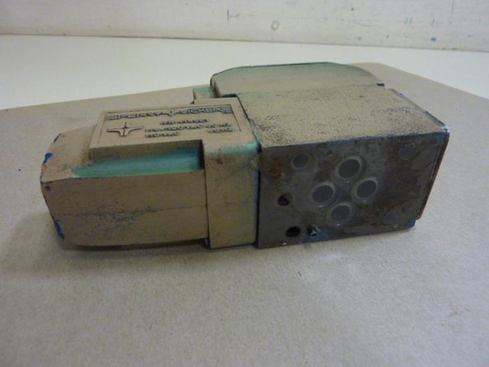 Used VICKERS Directional Valve DG4V30BWB12LH #64619