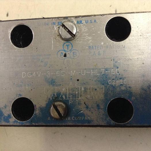 Used VICKERS Directional Valve DG4V-3-6C-M-U-HL7-60 Used