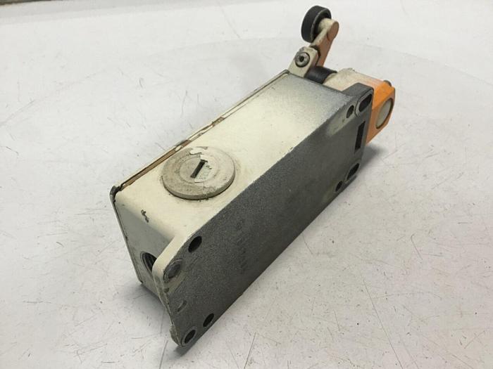 Used SIEMENS Limit Switch 3SE3 404-1G #121607
