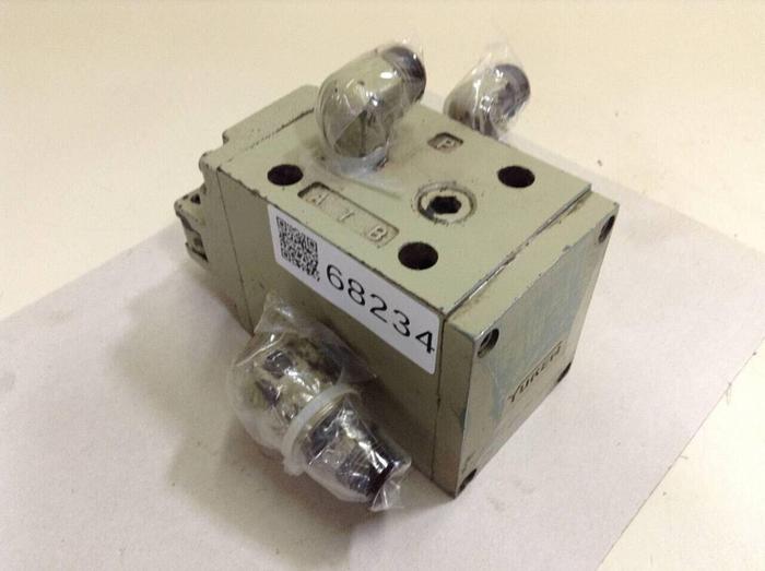 Used YUKEN Directional Valve DCT-03-2B2-R-4107 #68234