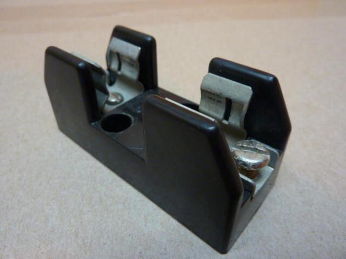 Used BUSSMANN 30 Amp Fuse Holder 1B0001 #30105