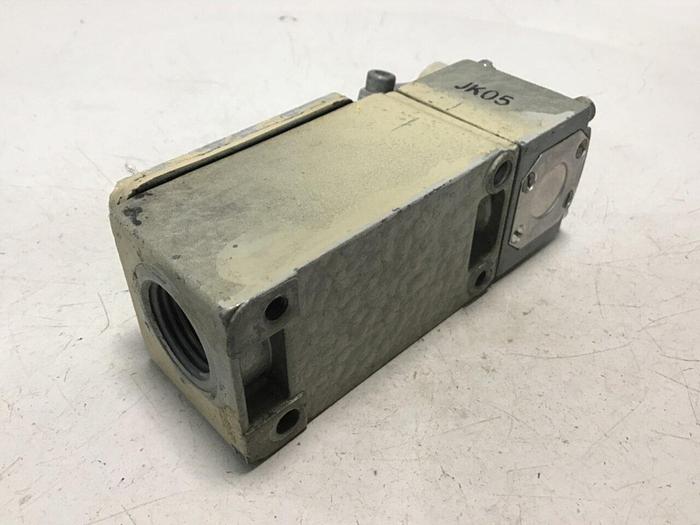 Used TELEMECANIQUE Lox-Switch C2JK05 #121759